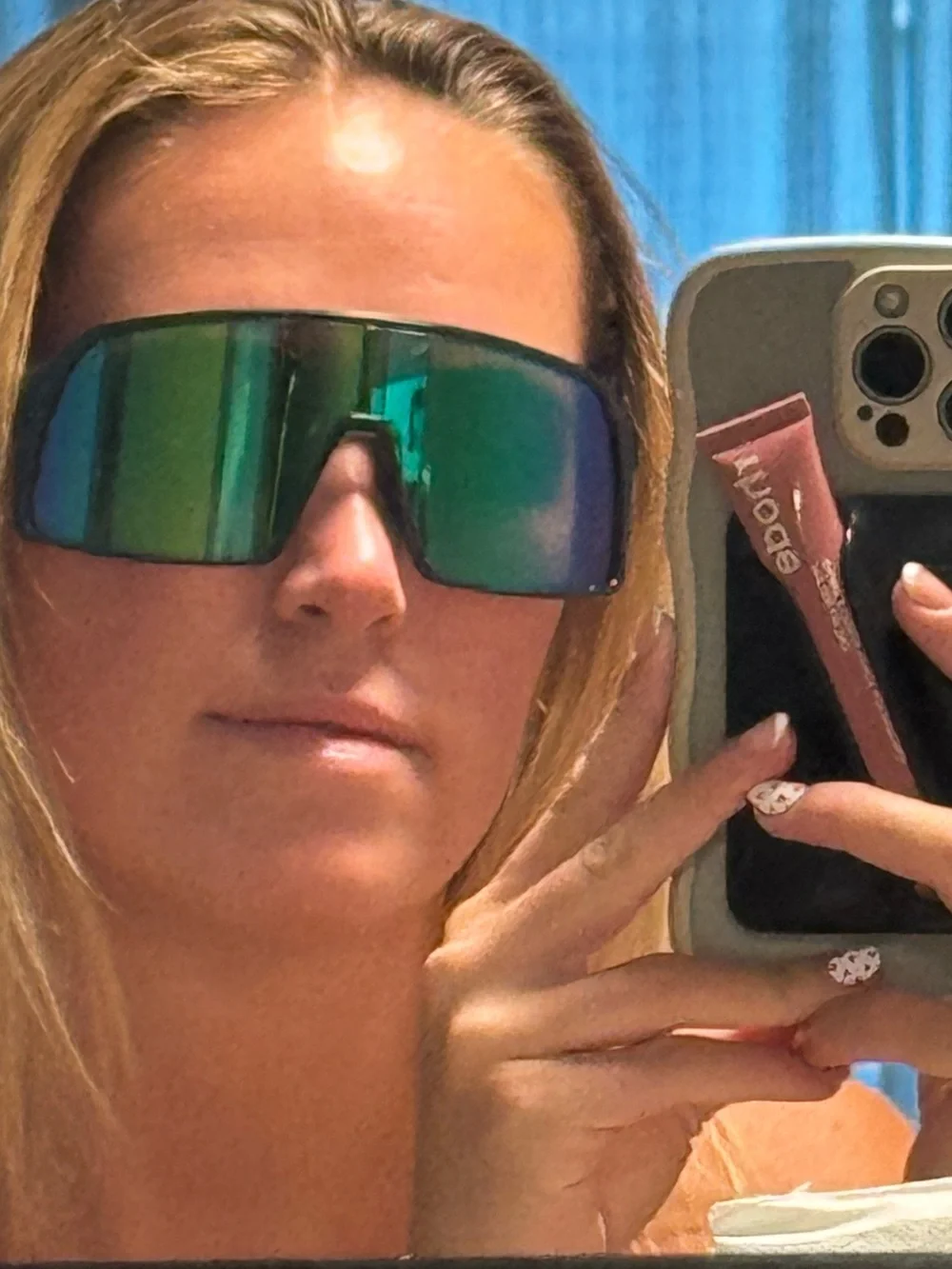Oakley shield style